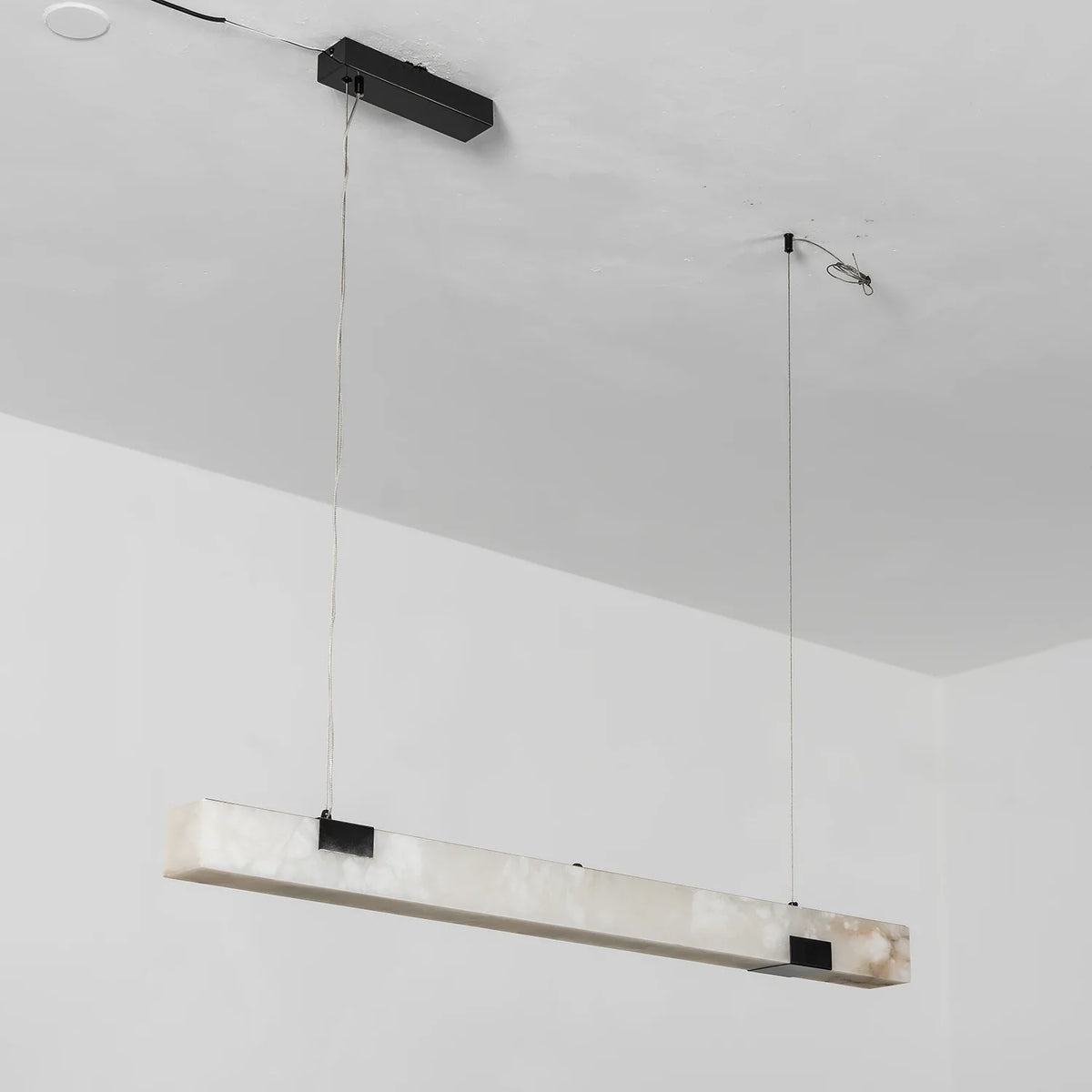 Cary Alabaster Strip Pendant Light – Alabaster detail 25