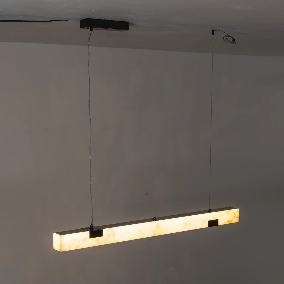 Cary Alabaster Strip Pendant Light – Alabaster detail 23