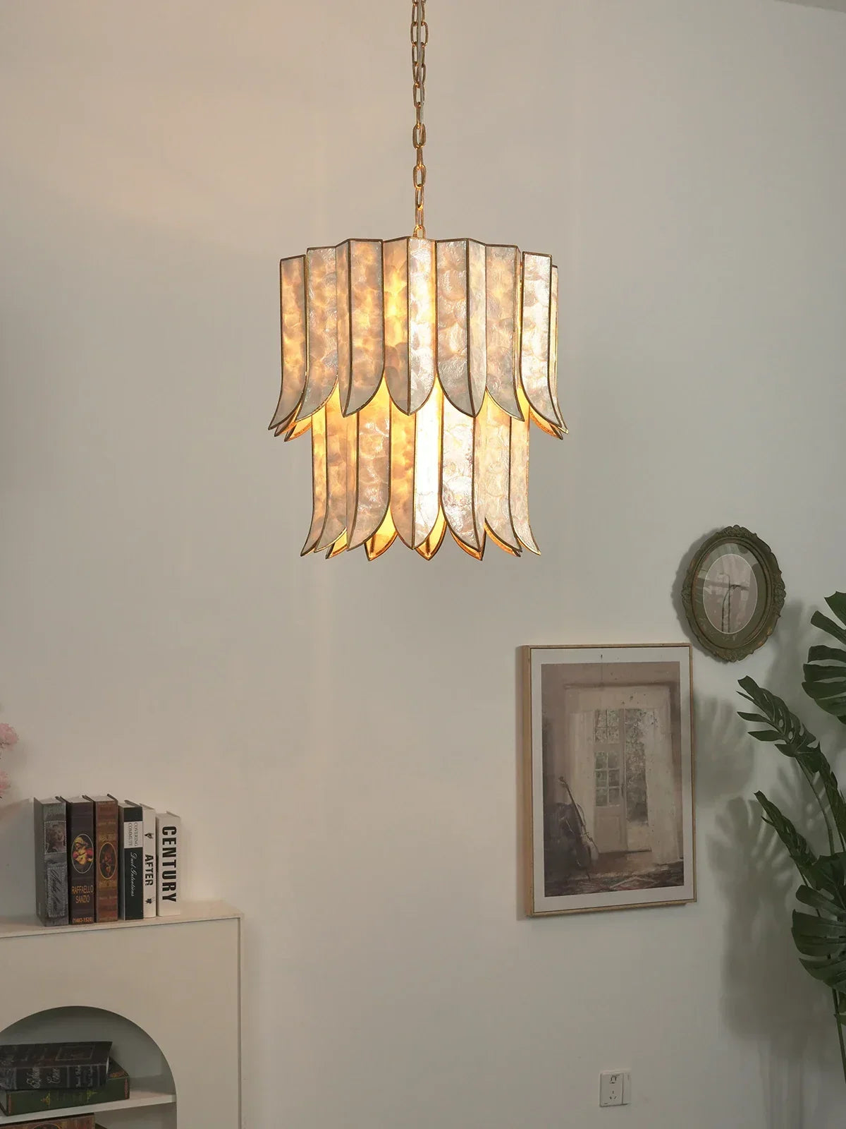Cascara Capiz Shell Chandelier – Shell detail 18