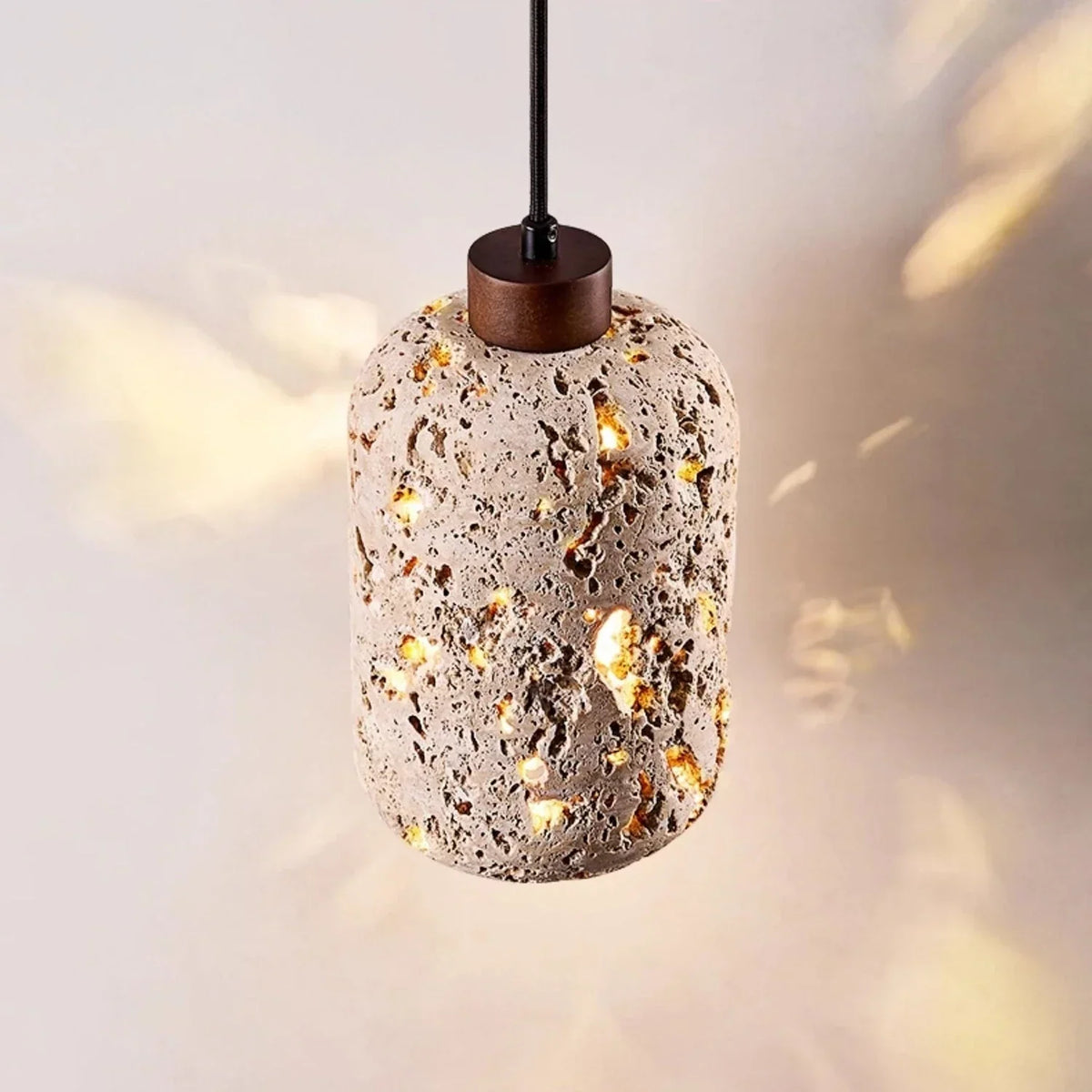 Cava Volcanic Rock Travertine Pendant Lamp – Travertine detail 14