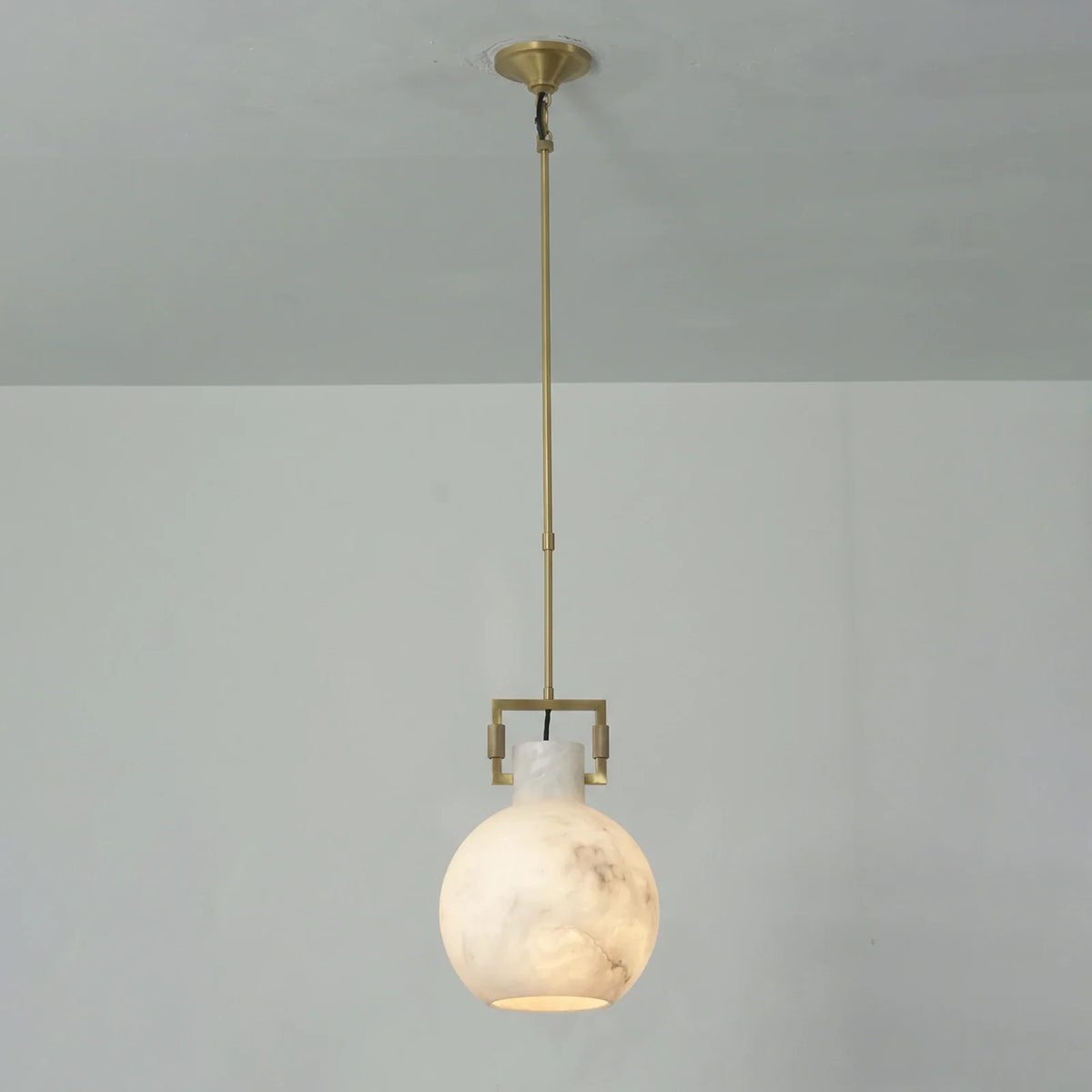 Clasp Alabaster Pendant Light – Alabaster detail 14