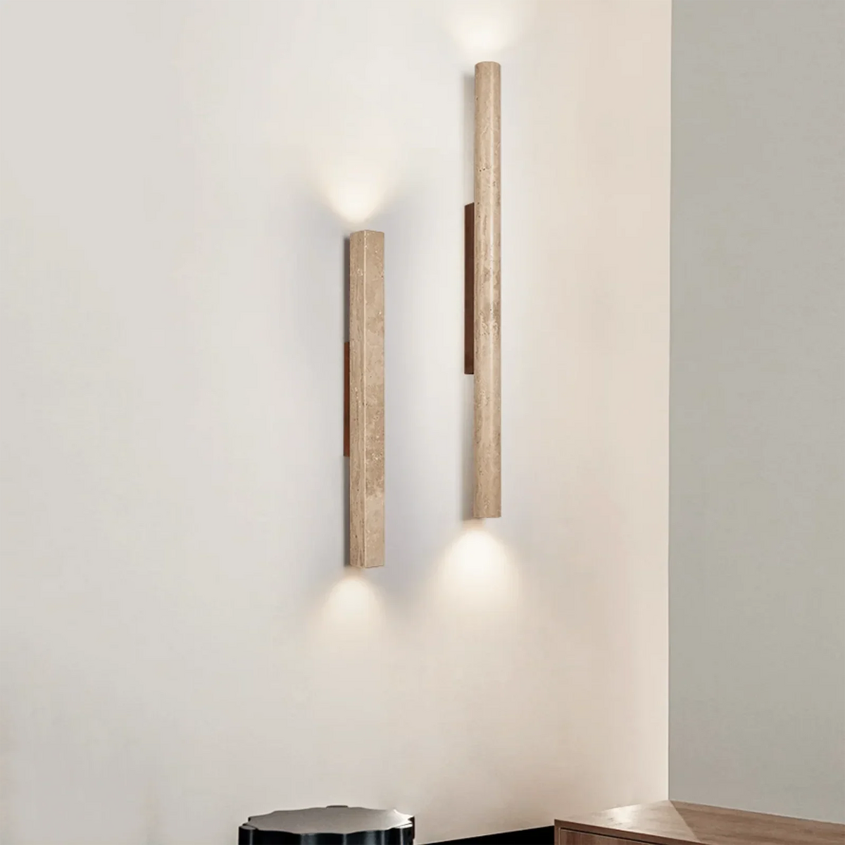 Column Travertine Wall Light – Travertine detail 3