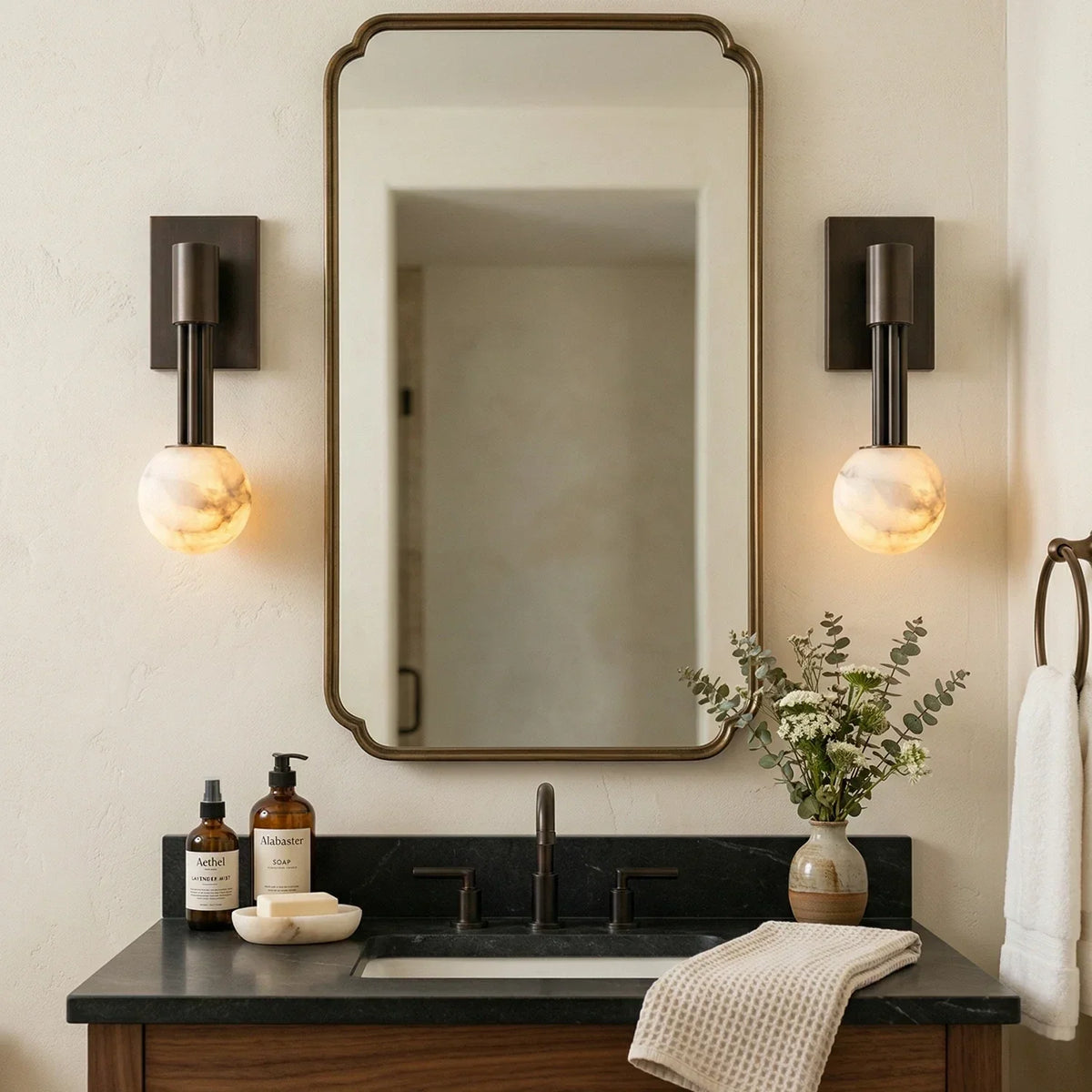 Columnar Obra Spherical Alabaster Wall Lamp – Alabaster detail 9