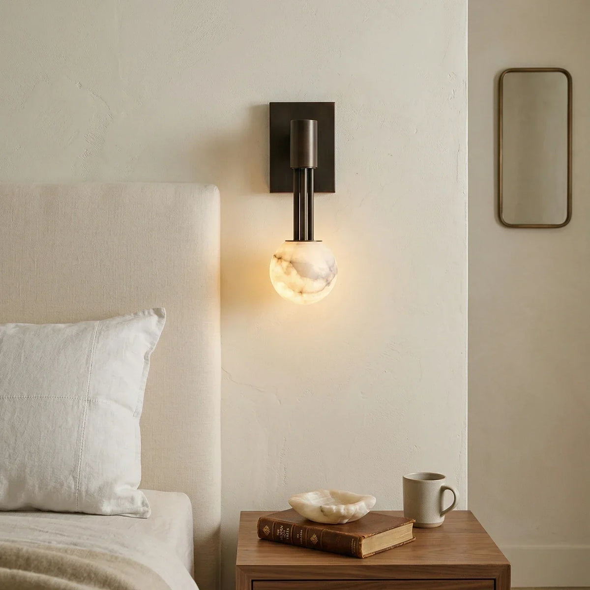 Columnar Obra Spherical Alabaster Wall Lamp – Alabaster detail 3