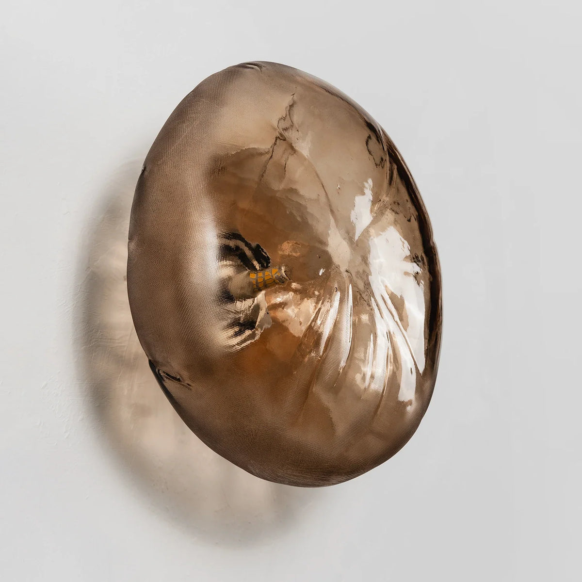 Corvina Molten Glass Wall Sconce – Glass detail 34