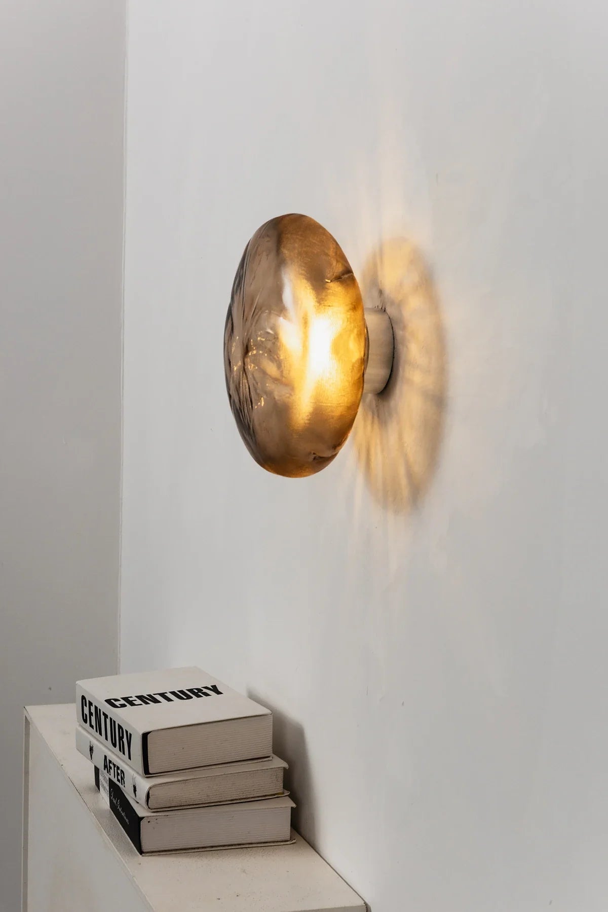 Corvina Molten Glass Wall Sconce – Glass detail 10