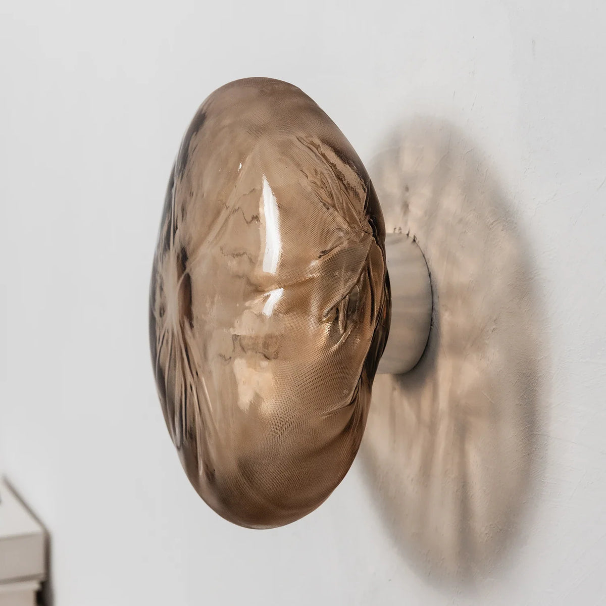 Corvina Molten Glass Wall Sconce – Glass detail 32