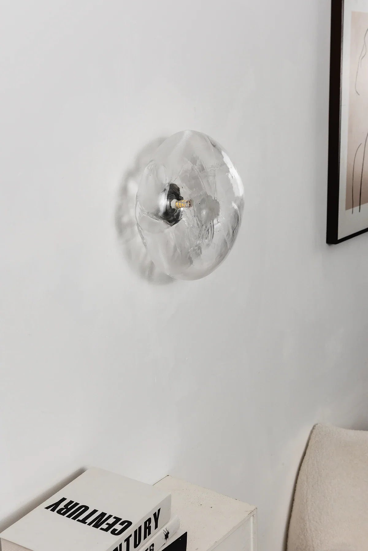 Corvina Molten Glass Wall Sconce – Glass detail 23
