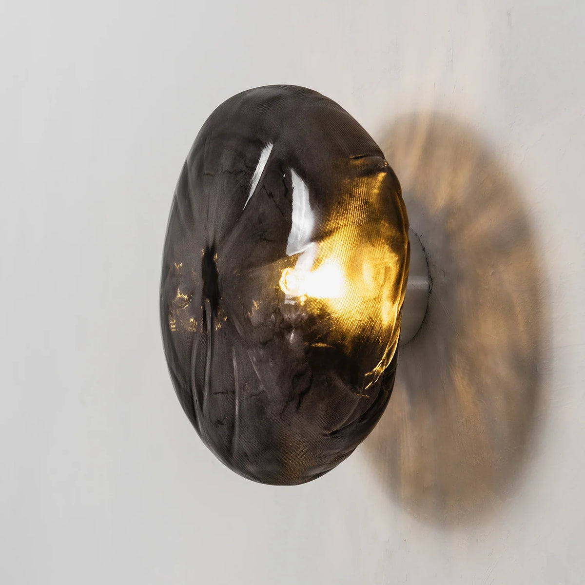 Corvina Molten Glass Wall Sconce – Glass detail 35