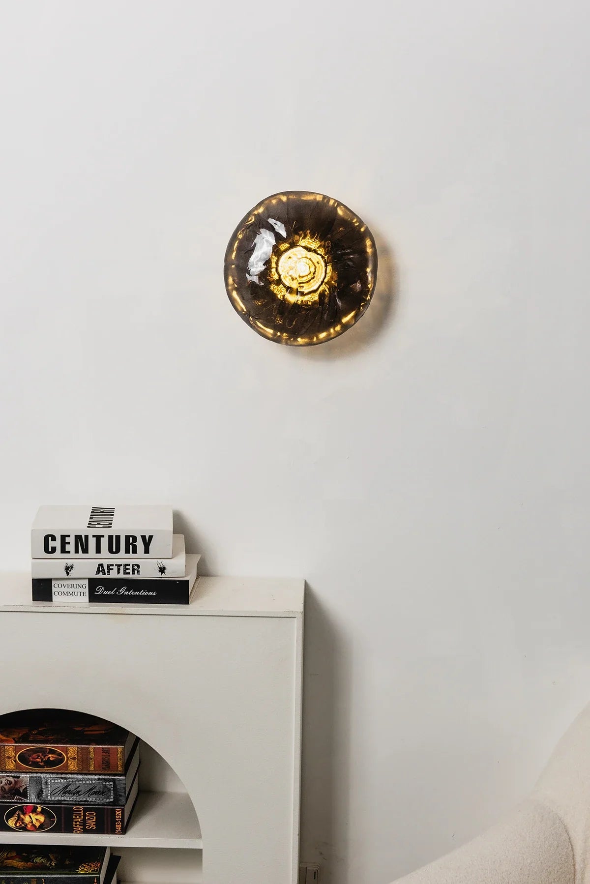 Corvina Molten Glass Wall Sconce – Glass detail 15