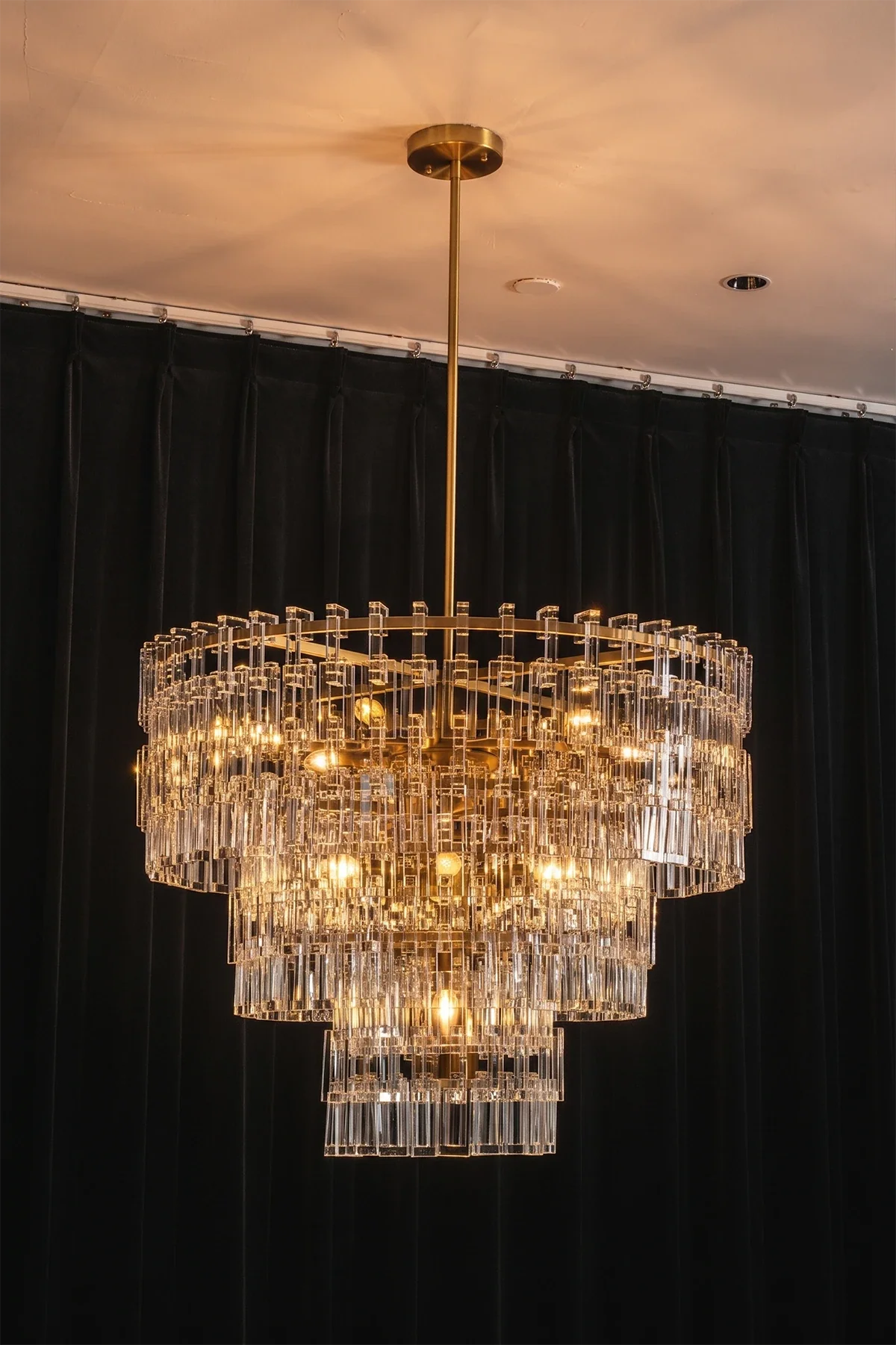 Corwin Tiered Crystal Bar Chandelier – Crystal detail 31