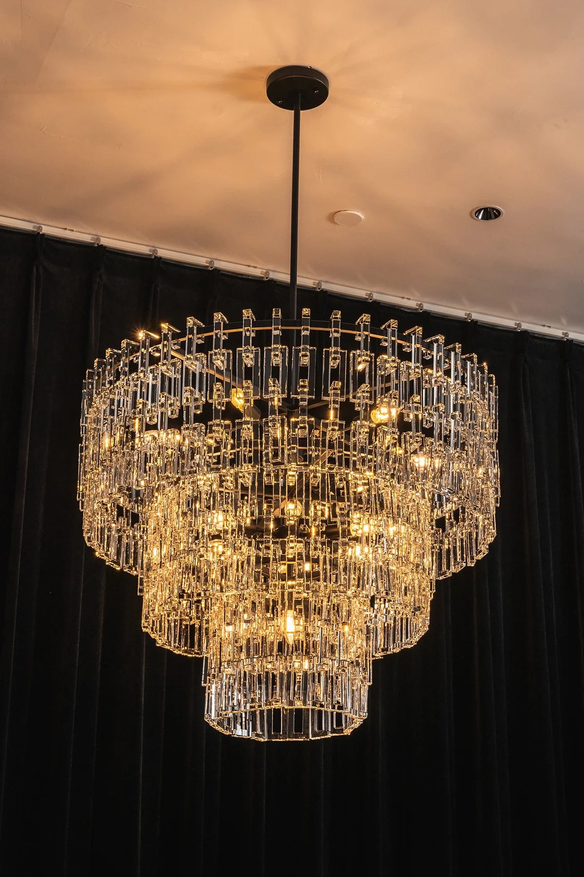 Corwin Tiered Crystal Bar Chandelier – Crystal detail 35
