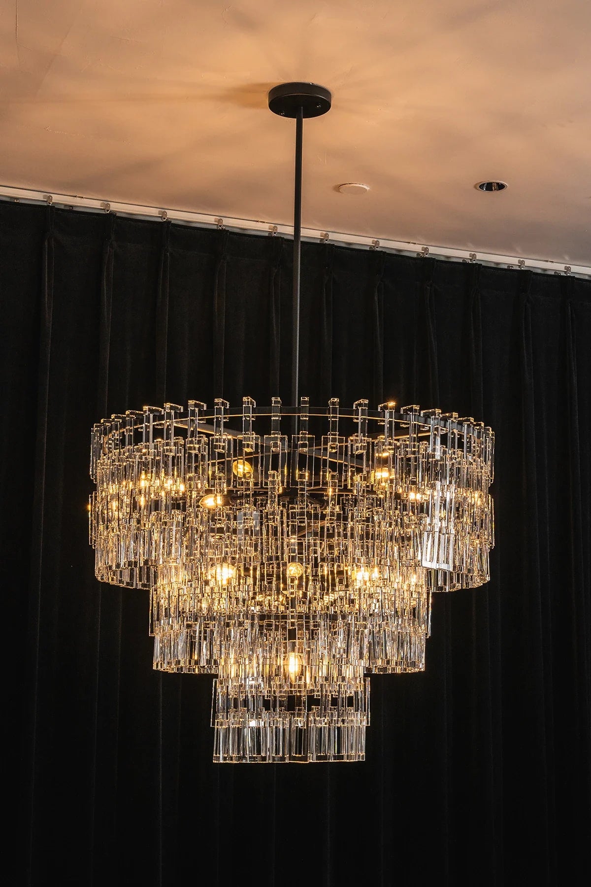 Corwin Tiered Crystal Bar Chandelier – Crystal detail 32