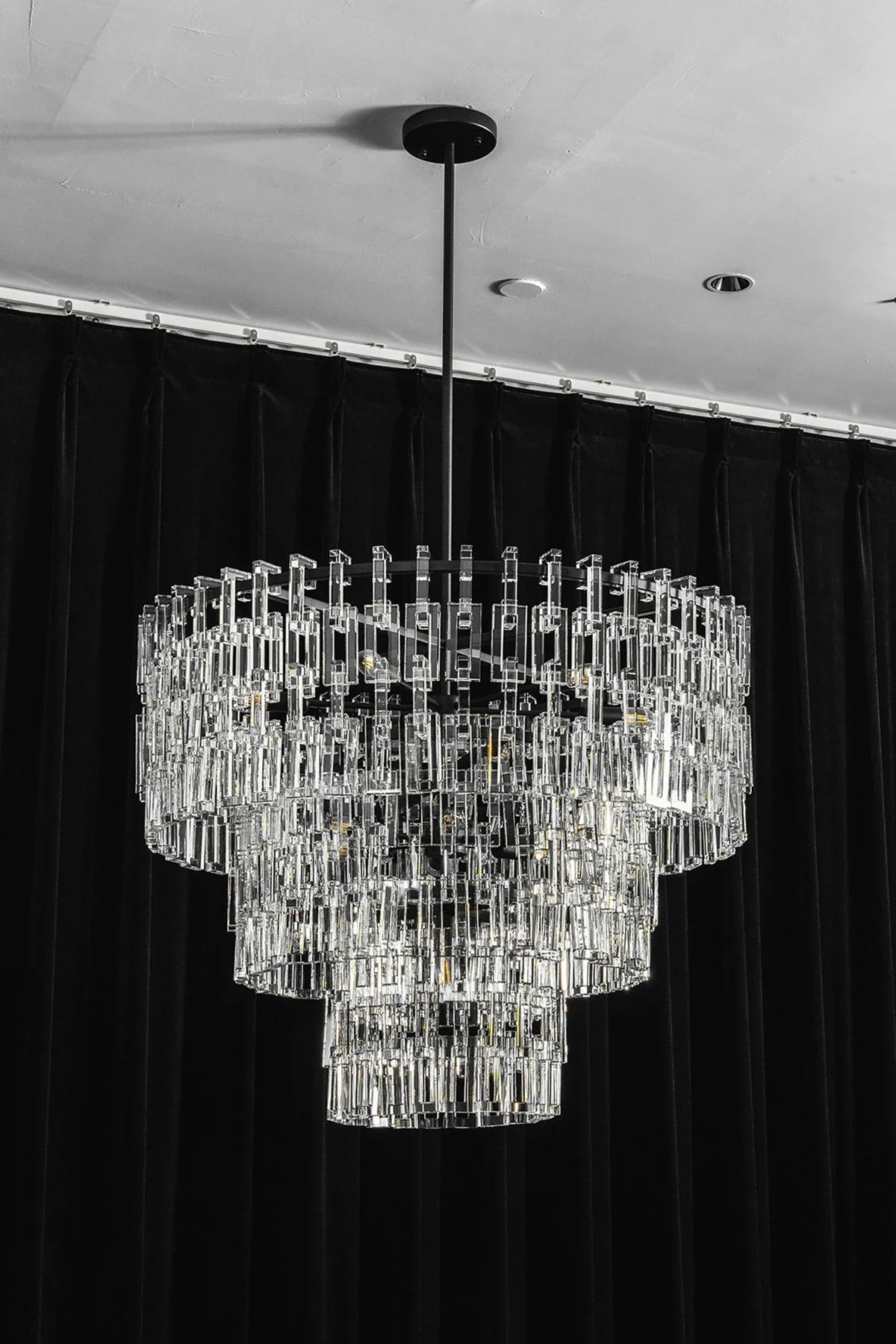 Corwin Tiered Crystal Bar Chandelier – Crystal detail 37