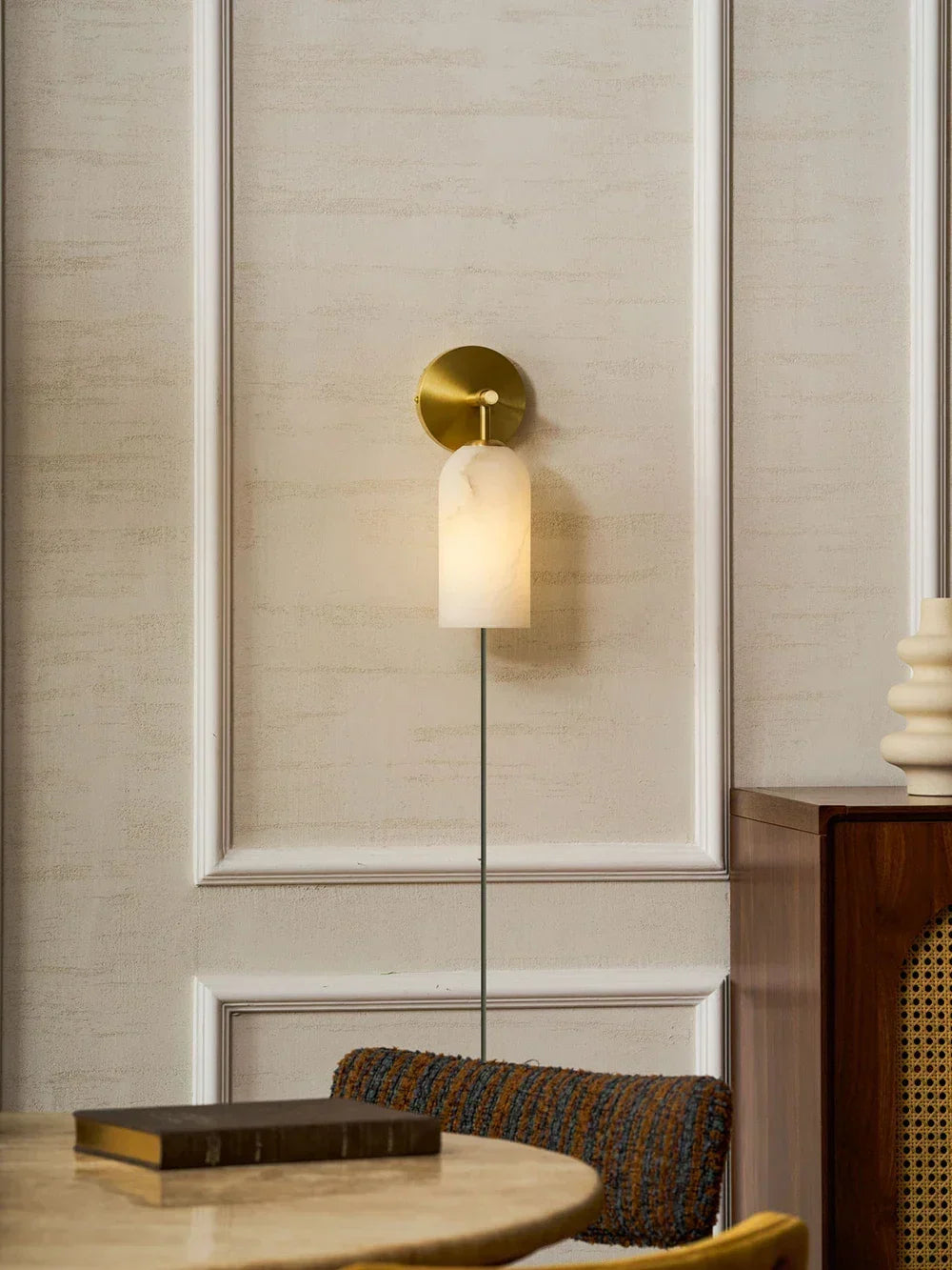 Cylindrical Alabaster Plug-in Wall Sconce – Alabaster detail 8