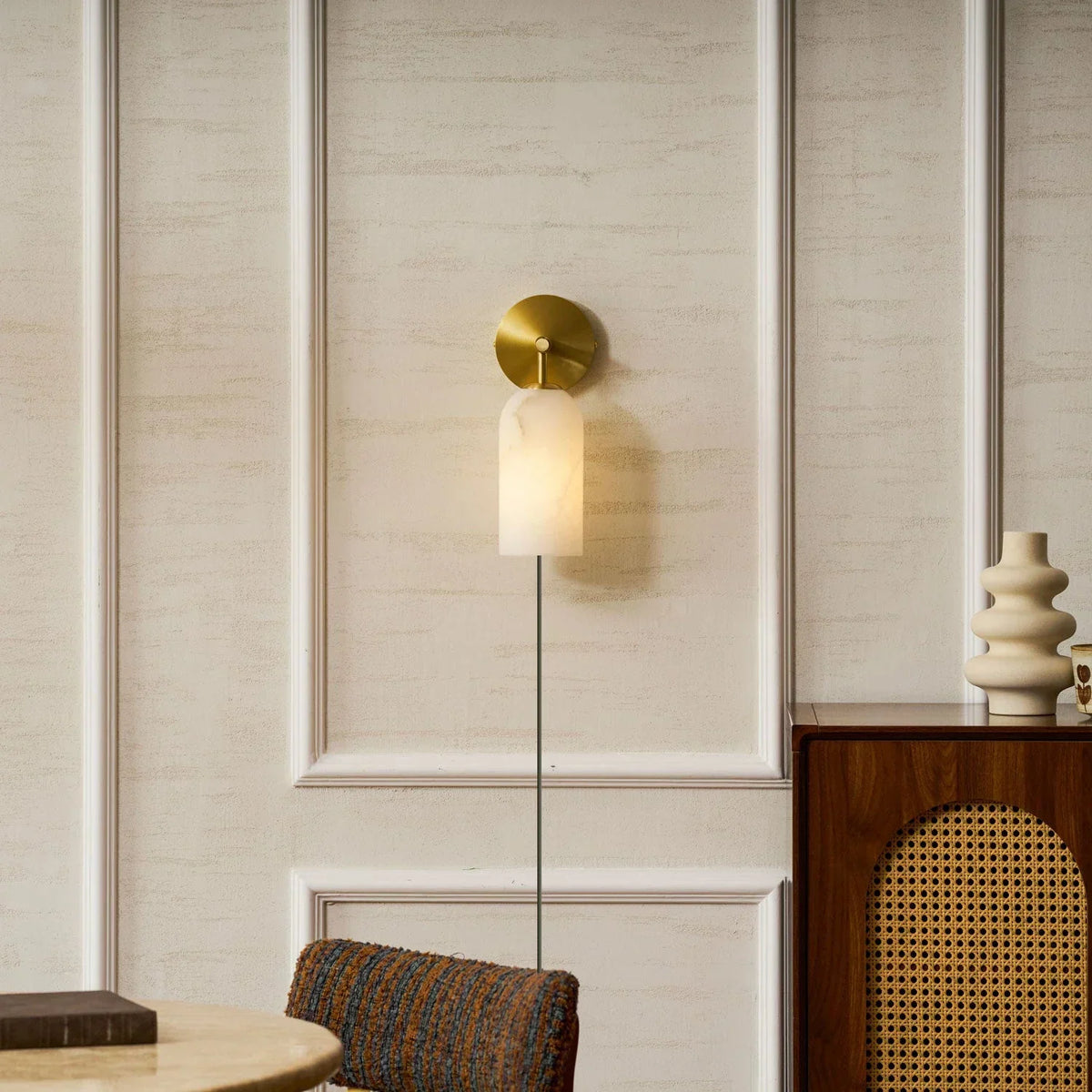 Cylindrical Alabaster Plug-in Wall Sconce – Alabaster detail 5