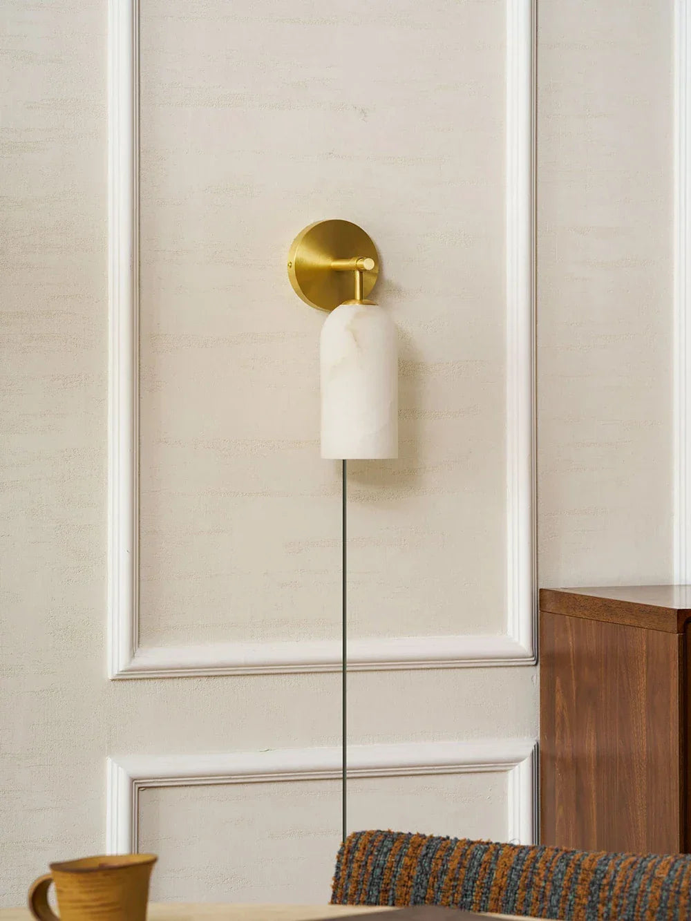 Cylindrical Alabaster Plug-in Wall Sconce – Alabaster detail 9