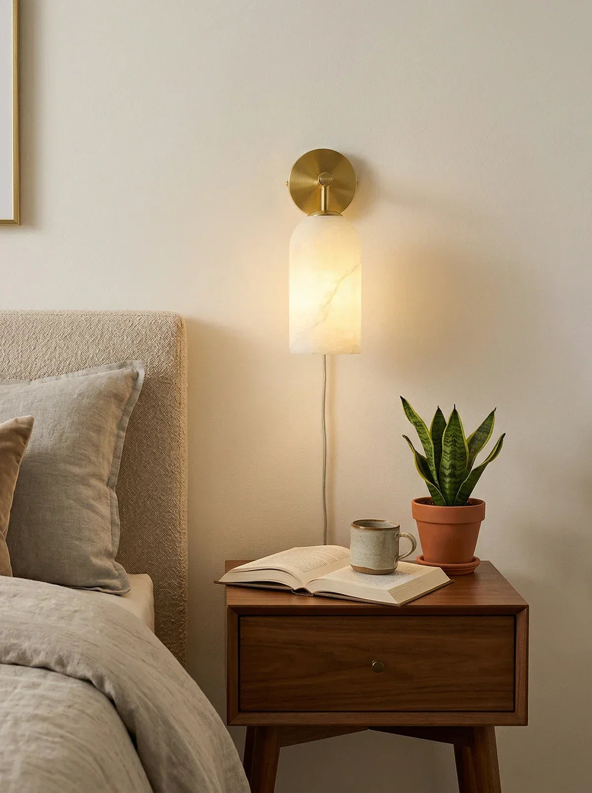 Cylindrical Alabaster Plug-in Wall Sconce – Alabaster detail 10