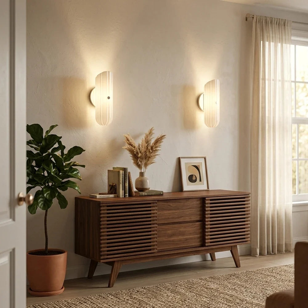 Delphine Fluted Glass Wall Sconce – Glass detail 7