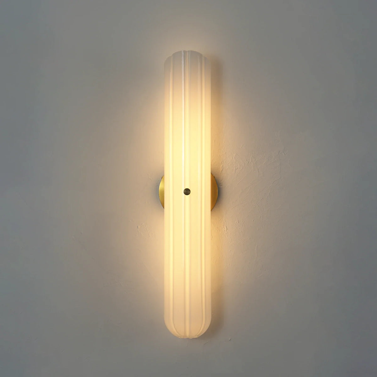 Delphine Fluted Glass Wall Sconce – Glass detail 21
