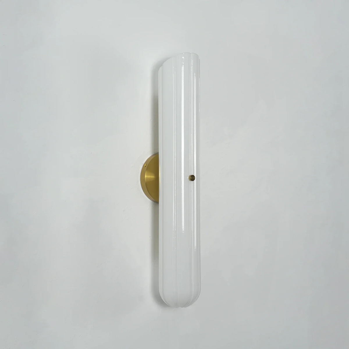 Delphine Fluted Glass Wall Sconce – Glass detail 23