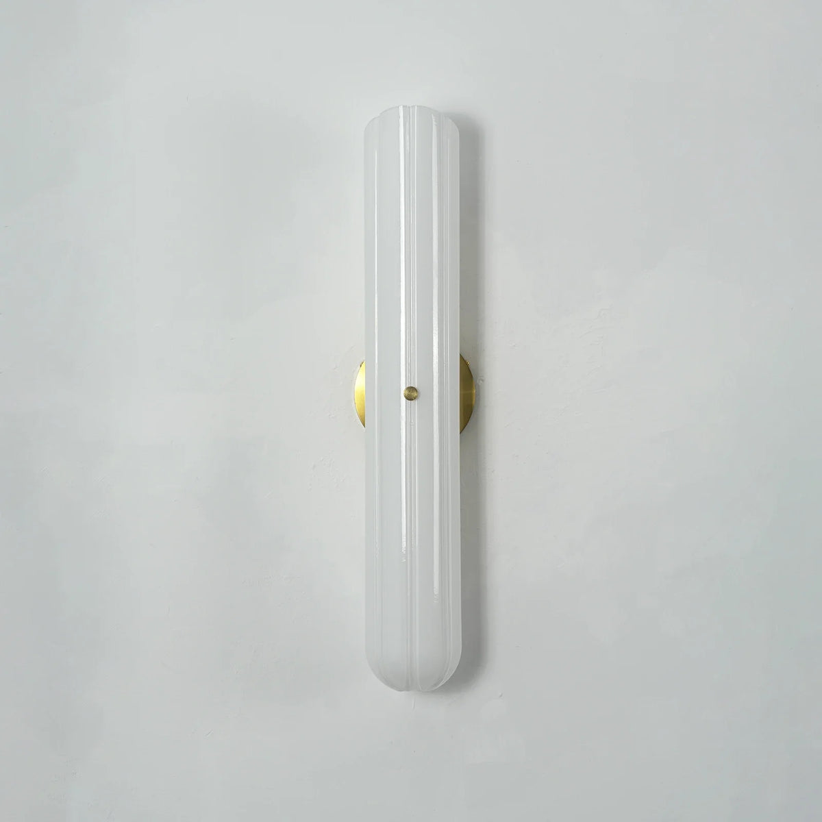 Delphine Fluted Glass Wall Sconce – Glass detail 22