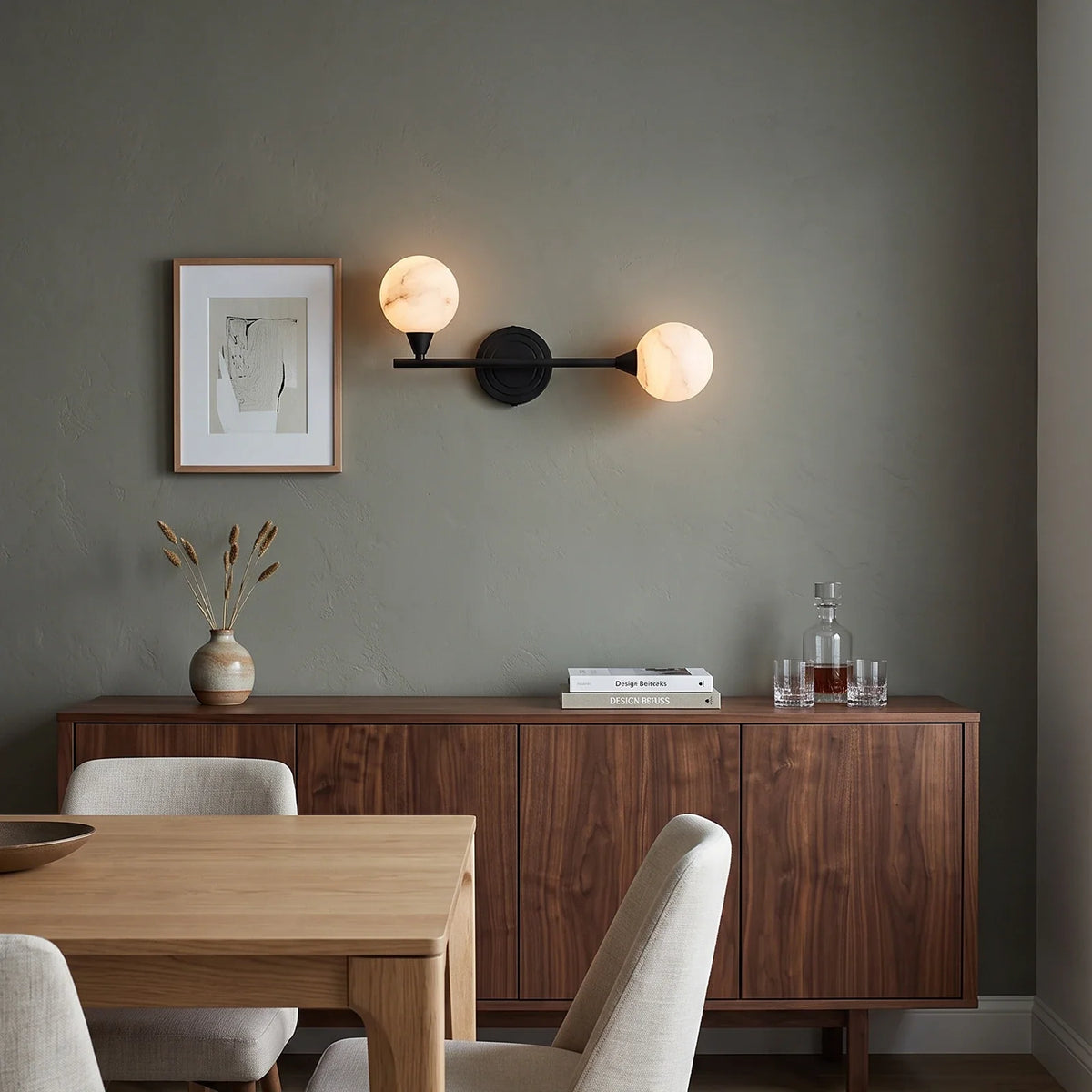 Duvelle Alabaster Two-Globe Wall Sconce – Alabaster detail 3