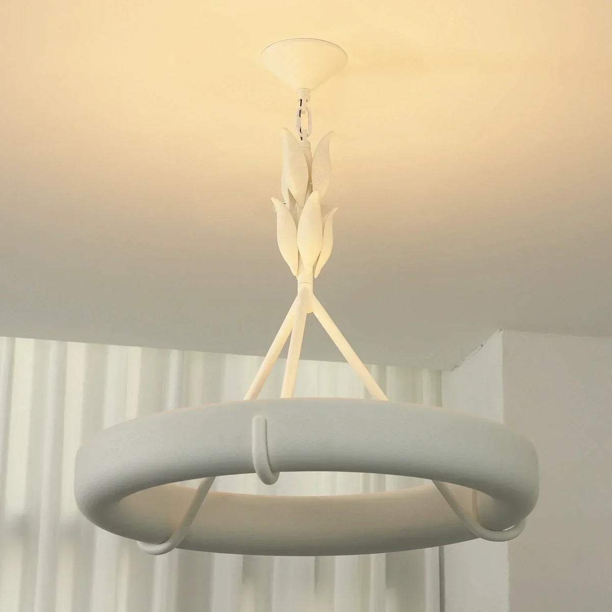 Elodie Plaster Petal Ring Chandelier – Plaster detail 19