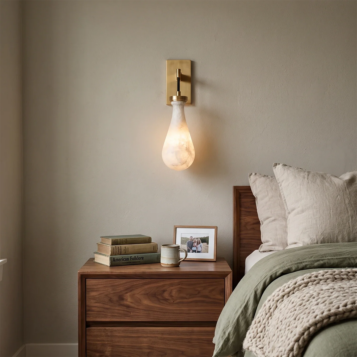 Elowen Alabaster Teardrop Wall Sconce – Alabaster detail 4