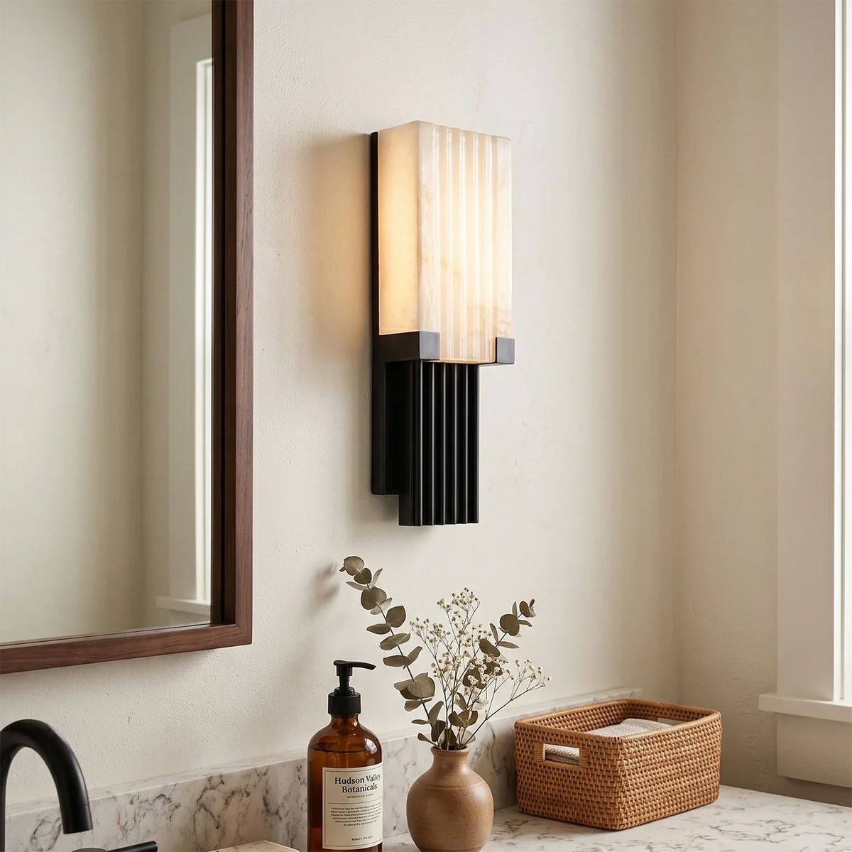 Fluted Alabaster Column Wall Sconce – Alabaster detail 2