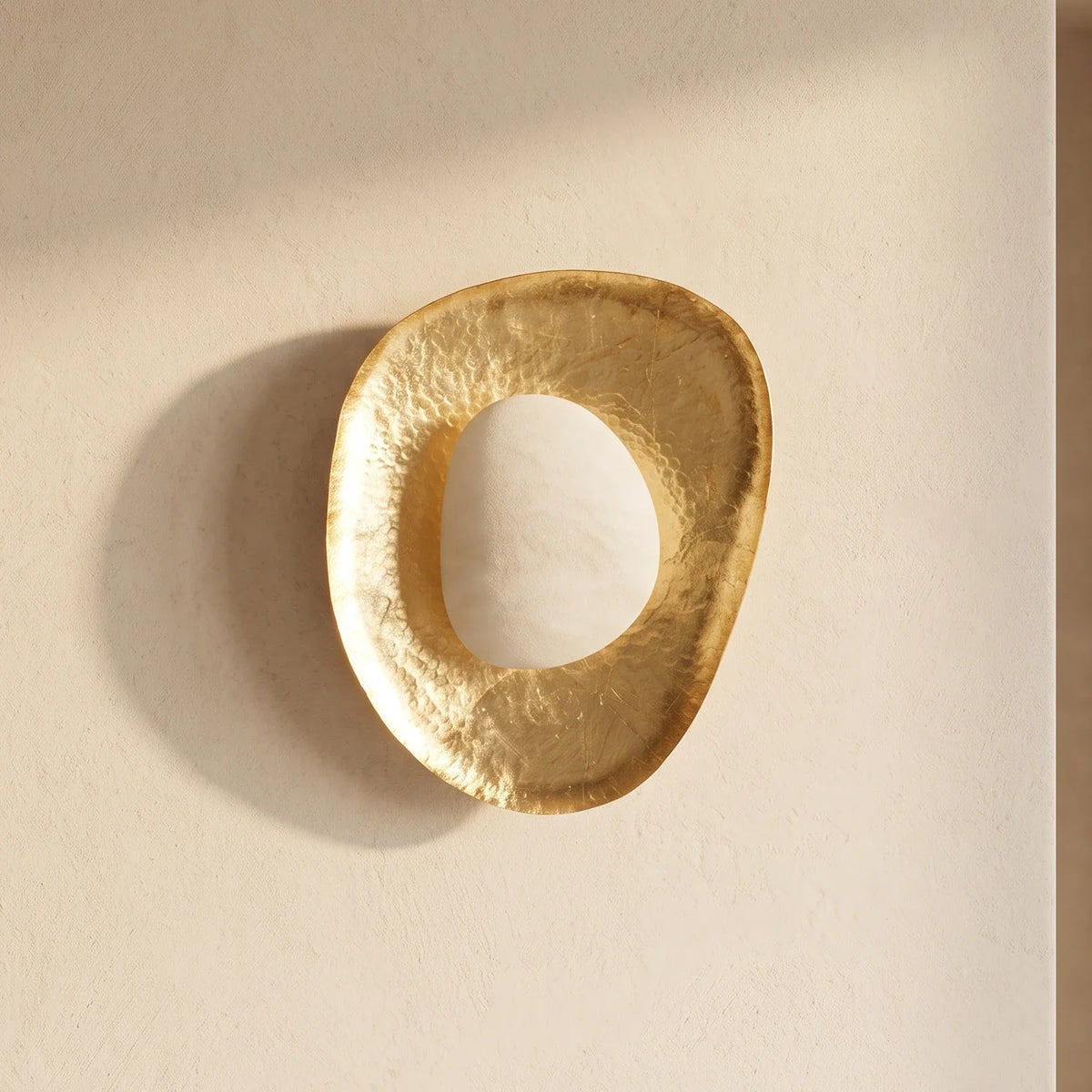 Forged Brass Alabaster Pebble Wall Lamp – Alabaster detail 14