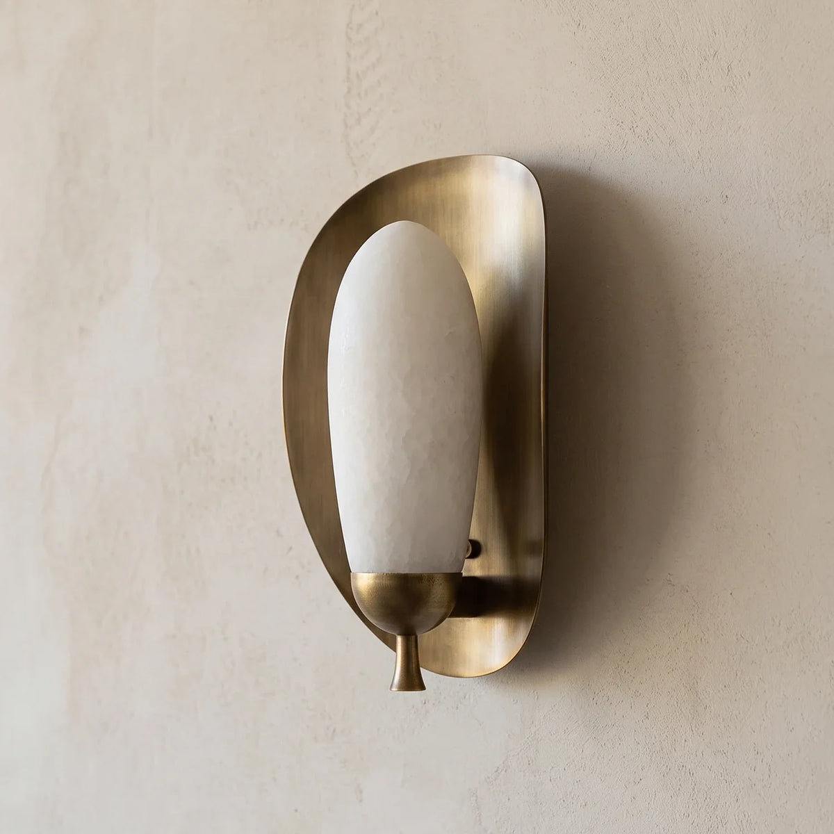 Fruit Solenne Alabaster Wall Sconce – Alabaster detail 14