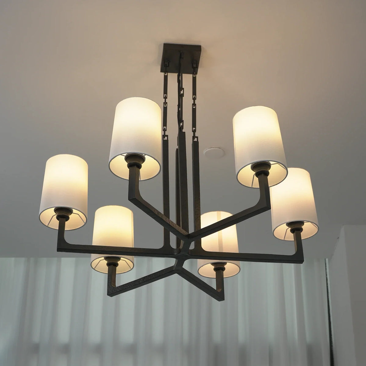Garrick Hammered Brass Chandelier – Brass detail 18