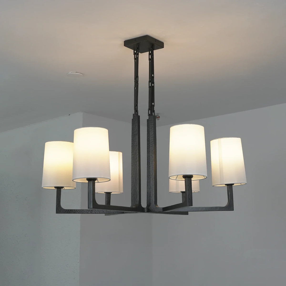Garrick Hammered Brass Chandelier – Brass detail 16