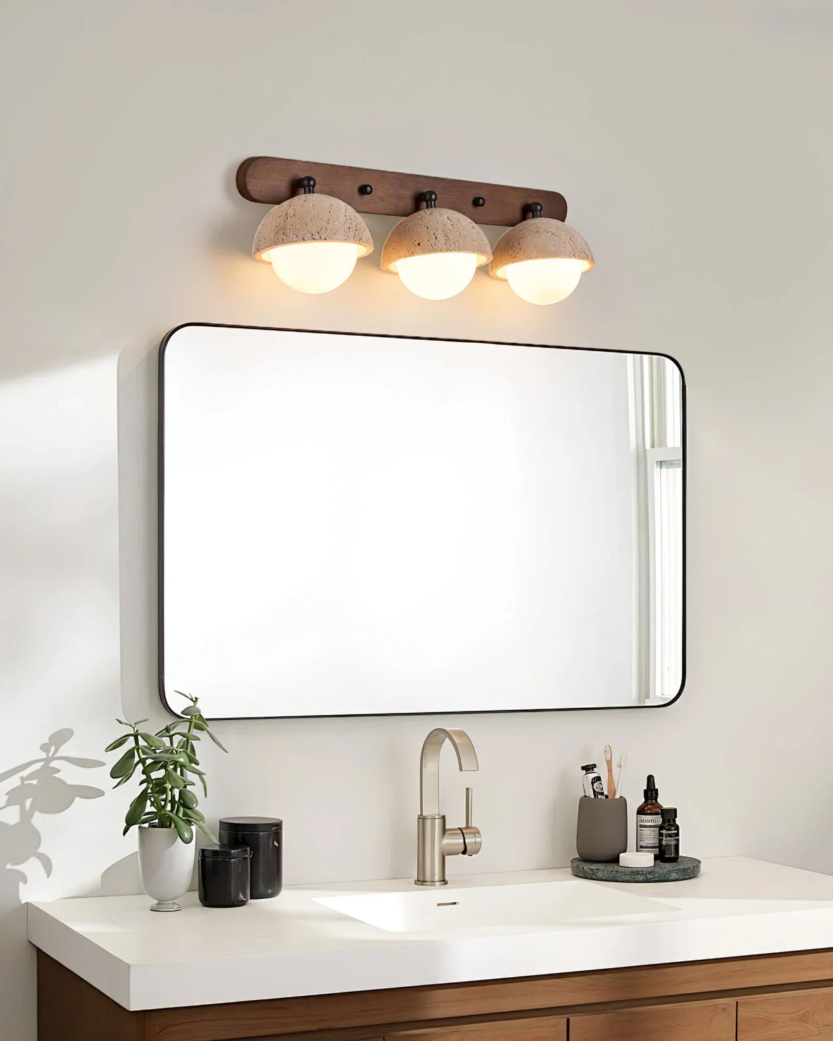 Globe Pecherna Travertine Wall Sconce – Travertine detail 12