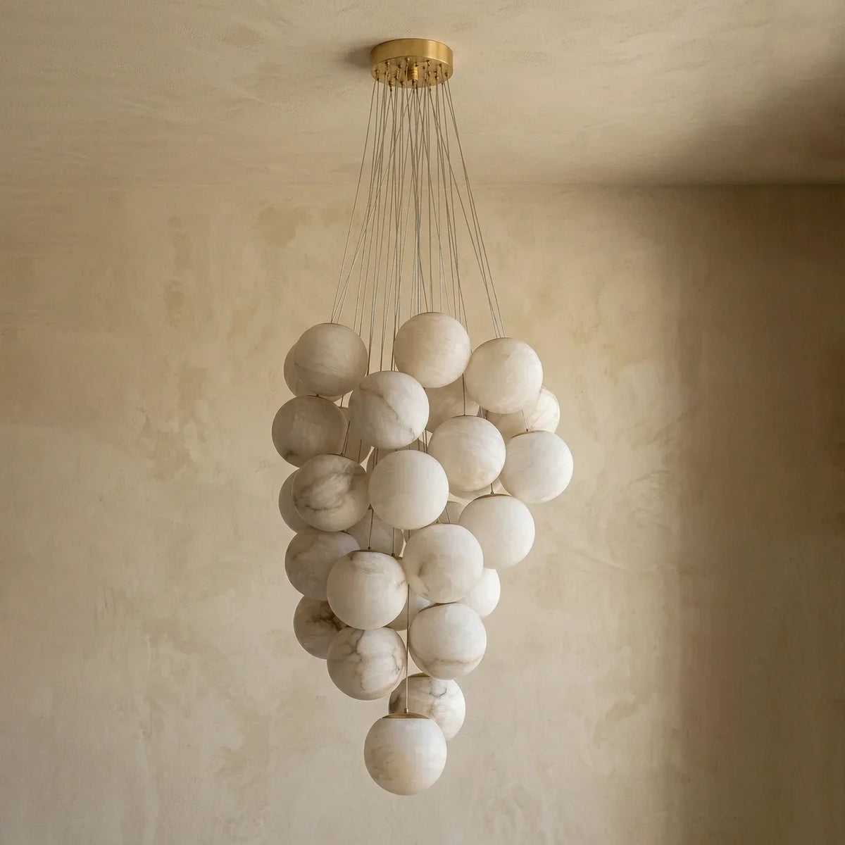 Grape-Shaped Alabaster Cluster Chandelier – Alabaster detail 11