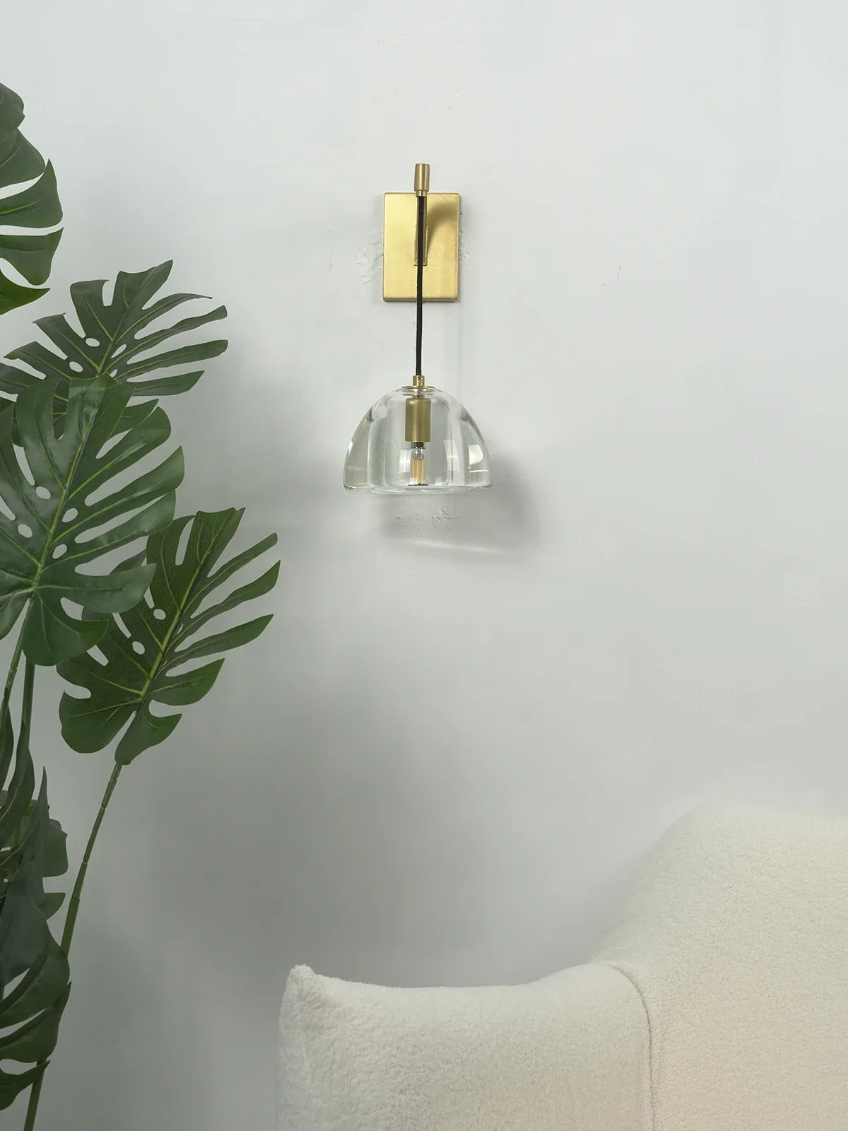 Halden Arched Crystal Wall Sconce – Crystal detail 11