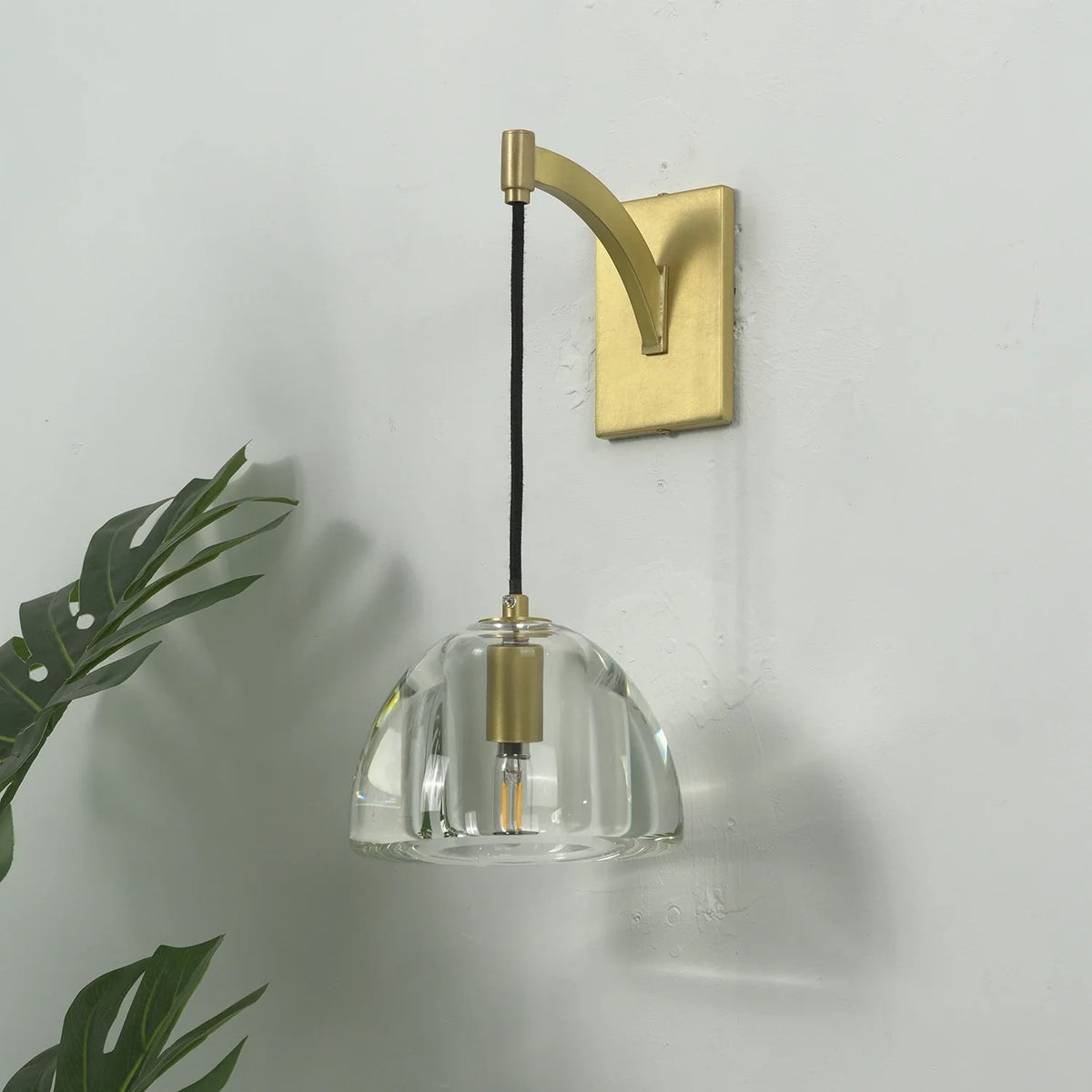 Halden Arched Crystal Wall Sconce – Crystal detail 10