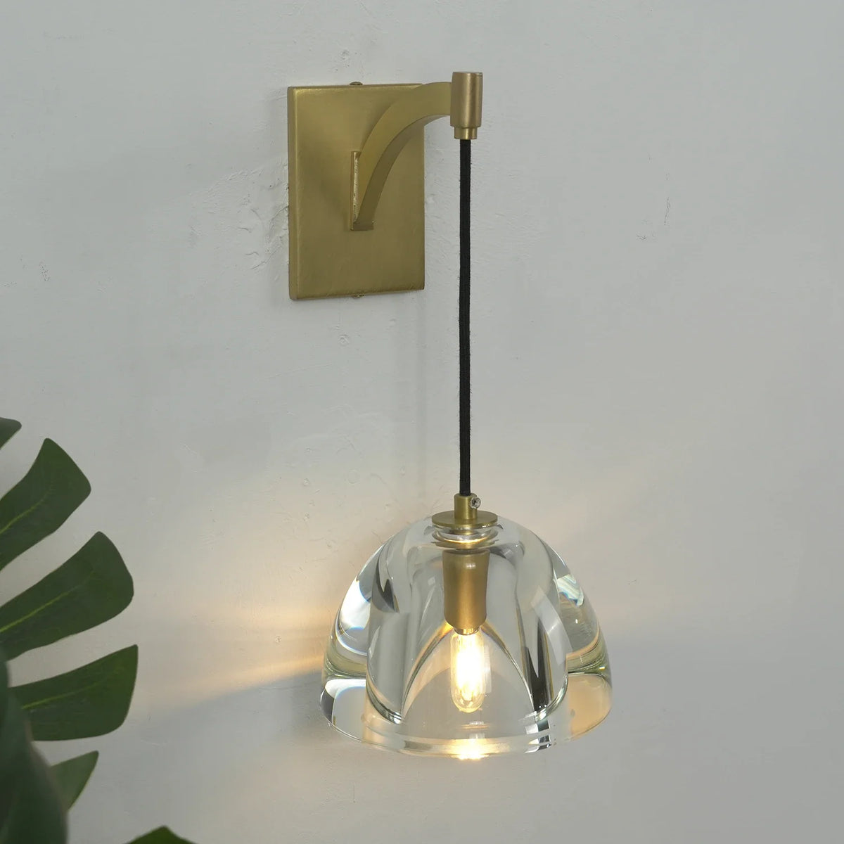 Halden Arched Crystal Wall Sconce – Crystal detail 18