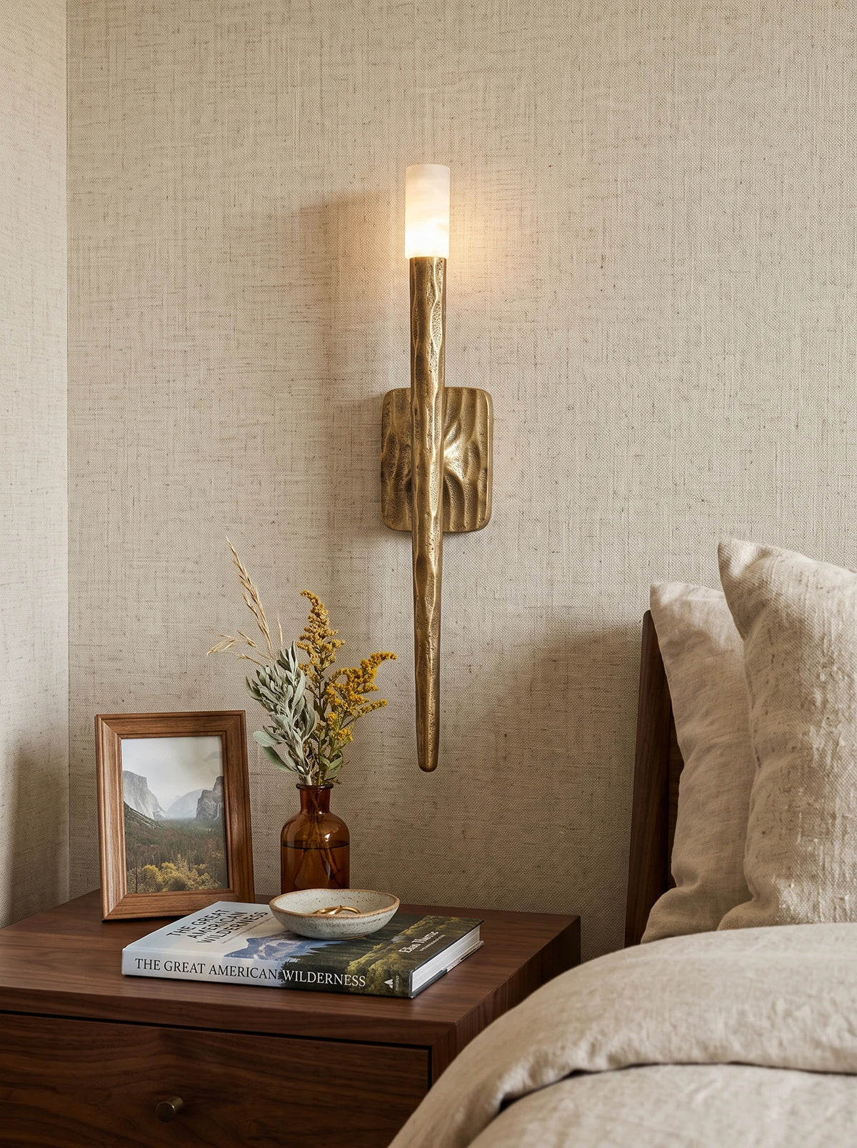 Hammered Torch Alabaster Wall Light – Alabaster detail 9