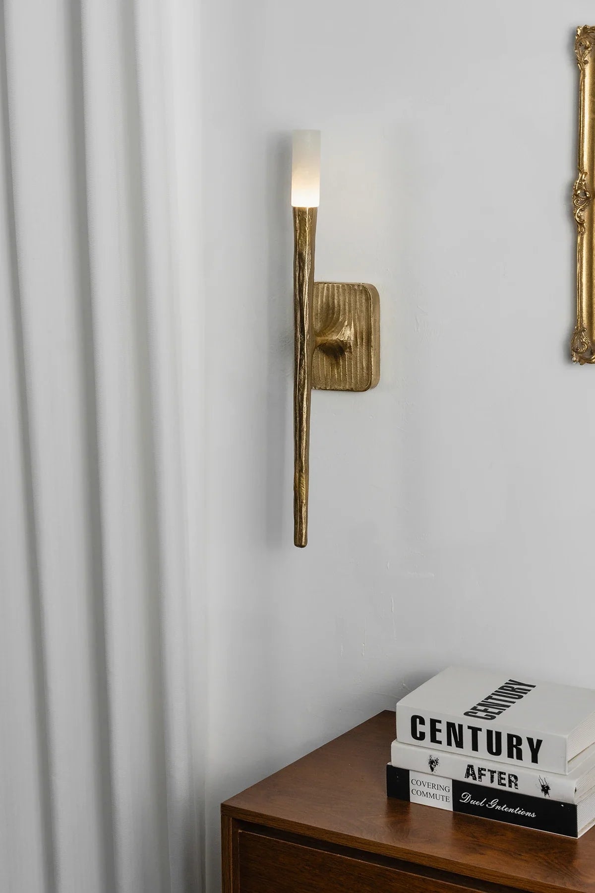 Hammered Torch Alabaster Wall Light – Alabaster detail 13