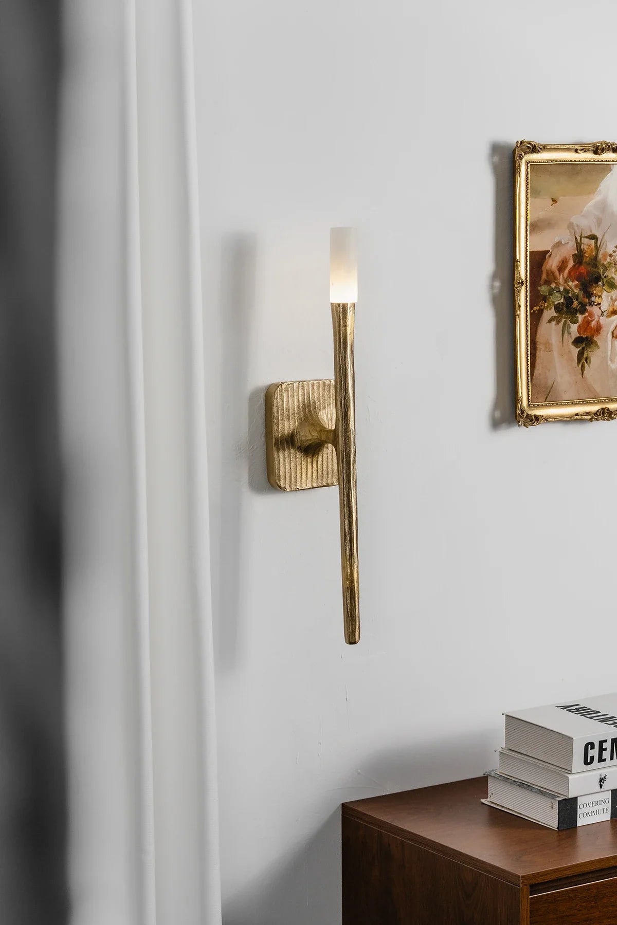 Hammered Torch Alabaster Wall Light – Alabaster detail 11