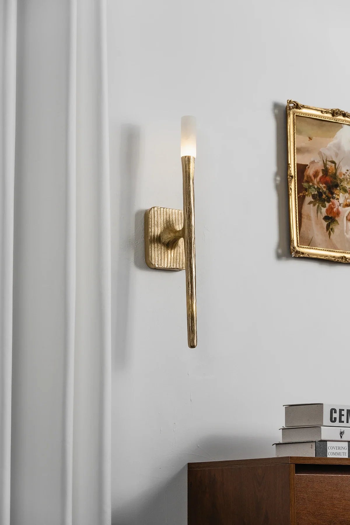 Hammered Torch Alabaster Wall Light – Alabaster detail 12