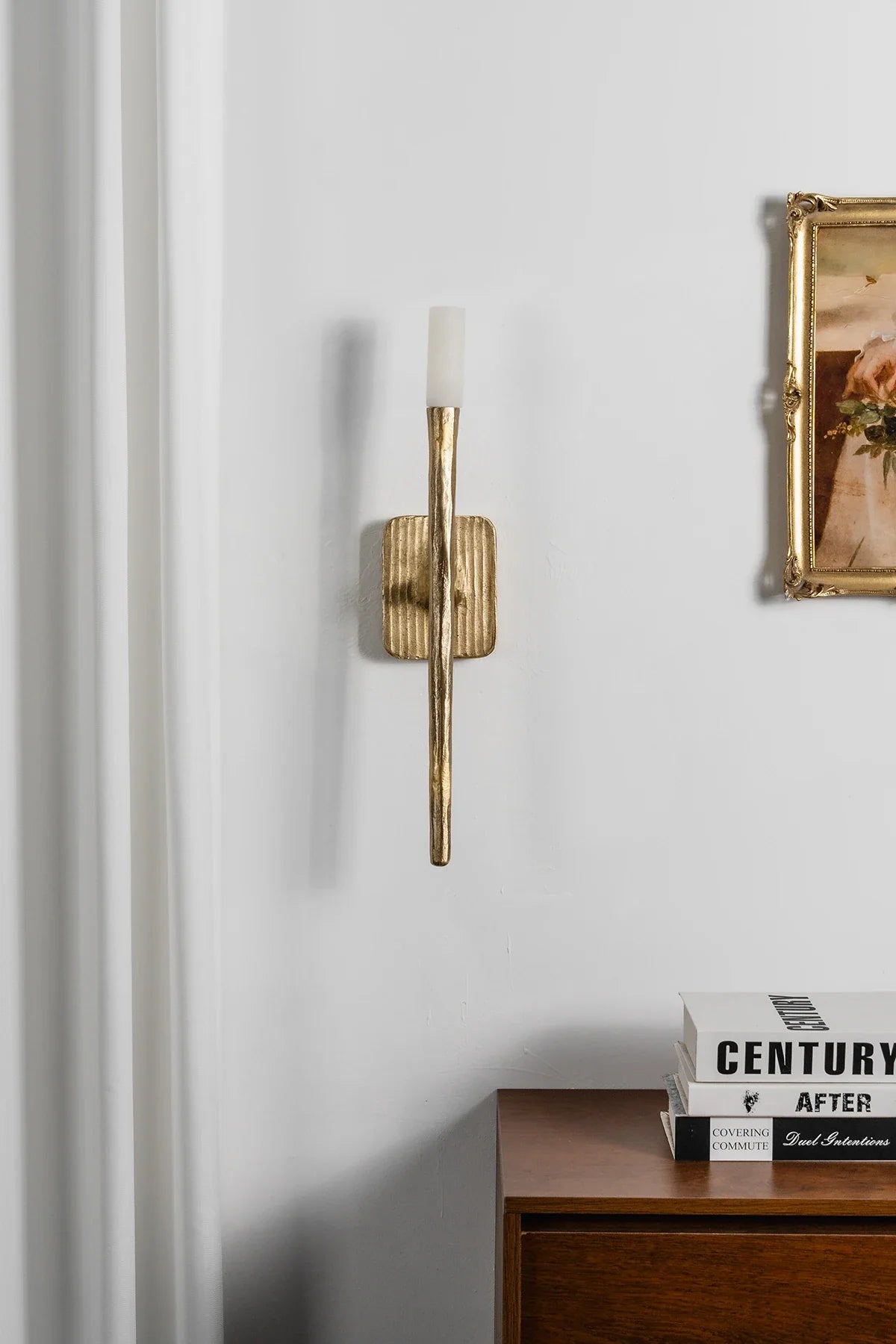 Hammered Torch Alabaster Wall Light – Alabaster detail 16