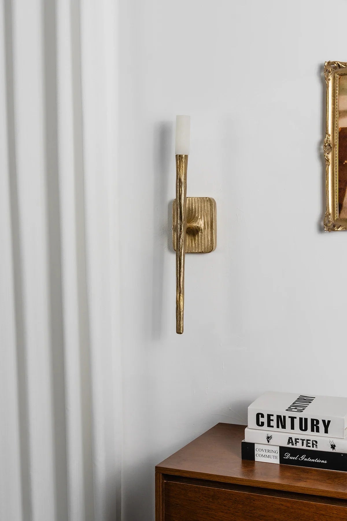 Hammered Torch Alabaster Wall Light – Alabaster detail 15