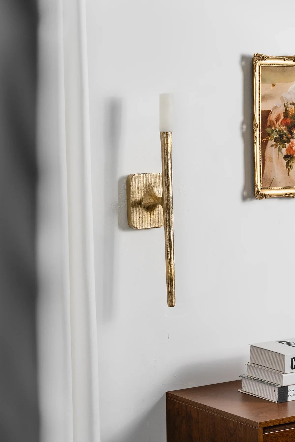 Hammered Torch Alabaster Wall Light – Alabaster detail 14