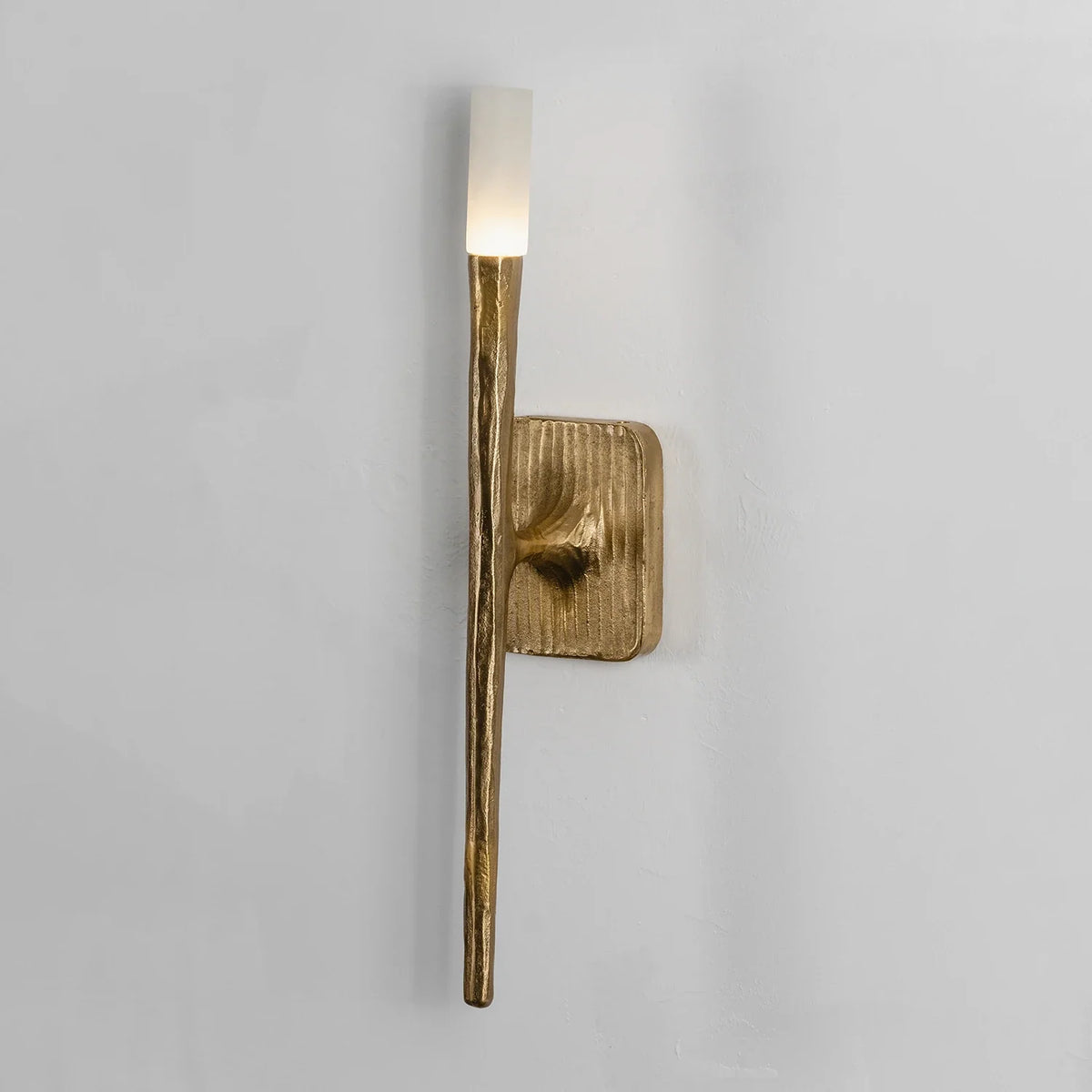 Hammered Torch Alabaster Wall Light – Alabaster detail 22