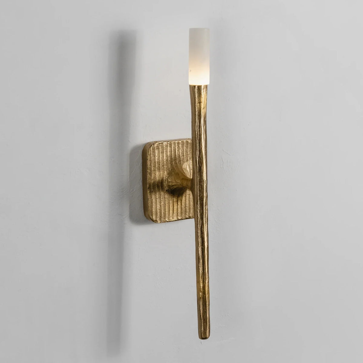 Hammered Torch Alabaster Wall Light – Alabaster detail 24