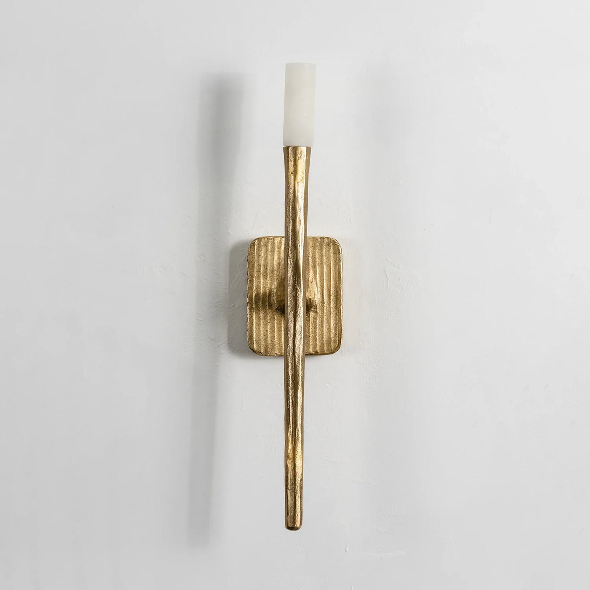 Hammered Torch Alabaster Wall Light – Alabaster detail 25