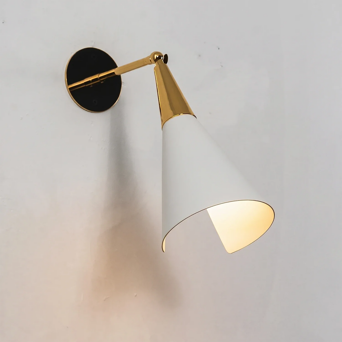 Leland Pivoting Cone Brass Wall Sconce – Brass detail 30